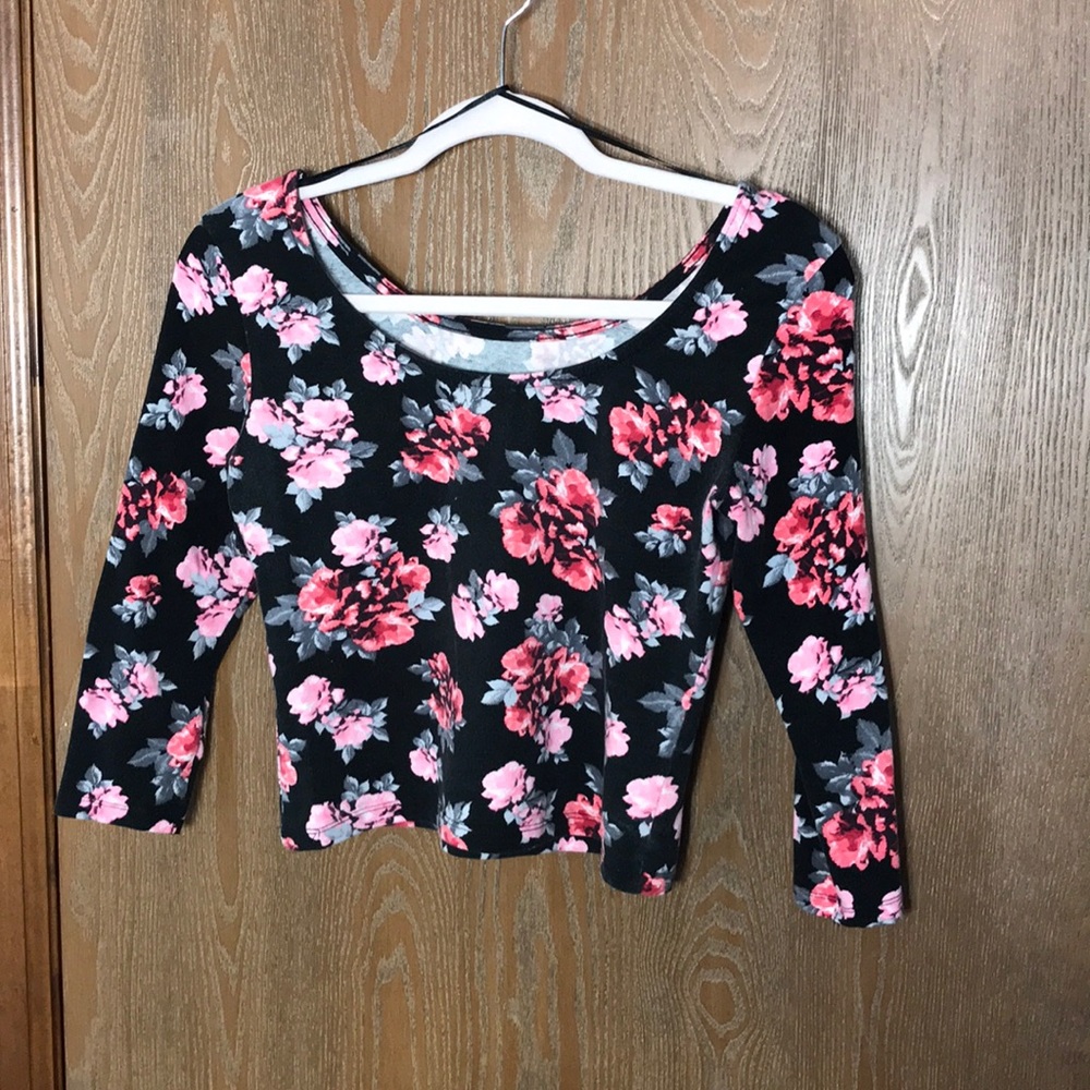 Floral crop 3/4 length sleeve tee